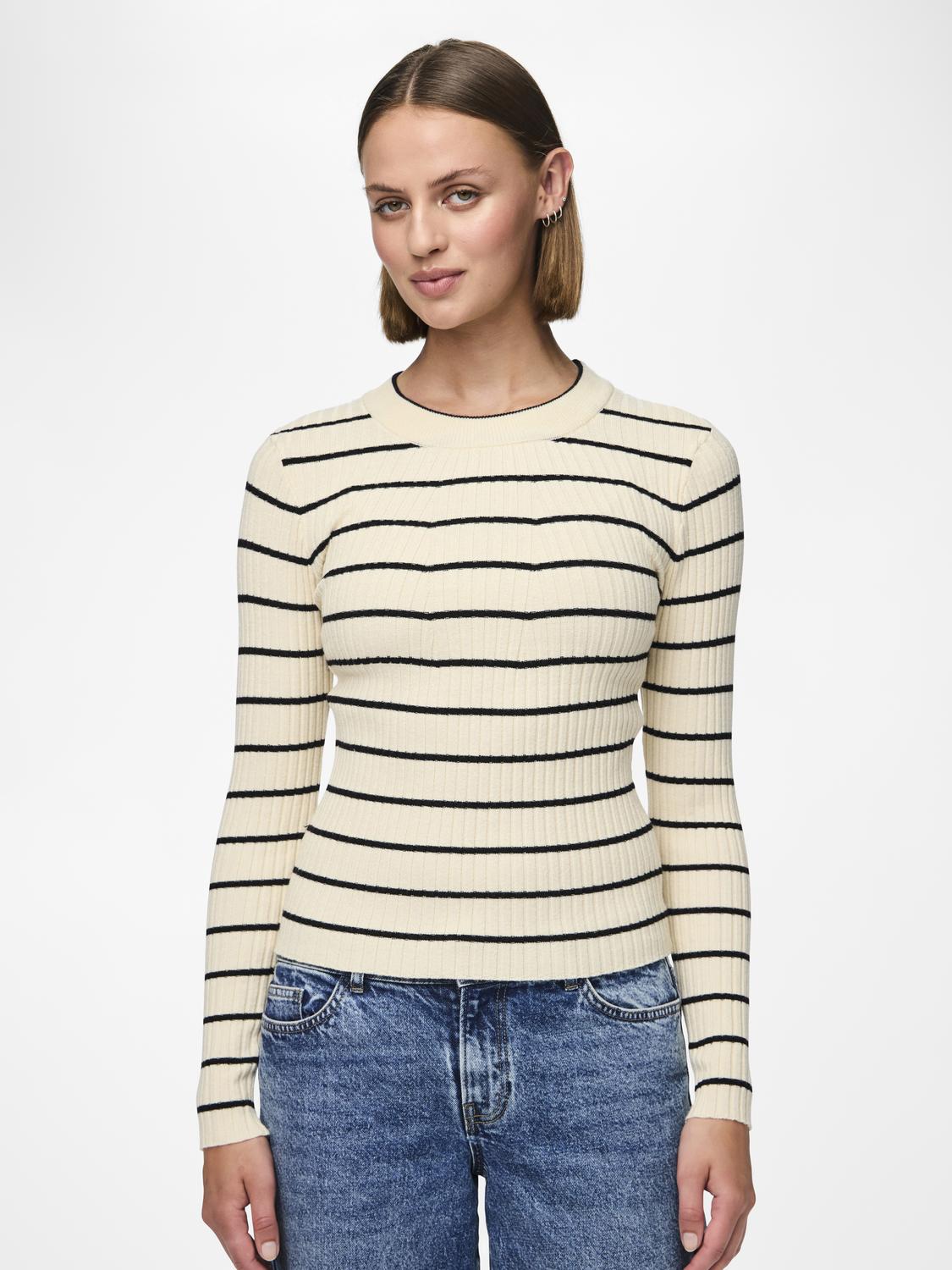 model_shot-front
